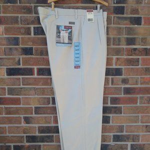 BRAND NEW! Men's Timber Creek Khakis 42x32